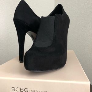 Black BCBG suede heel booties in size 8